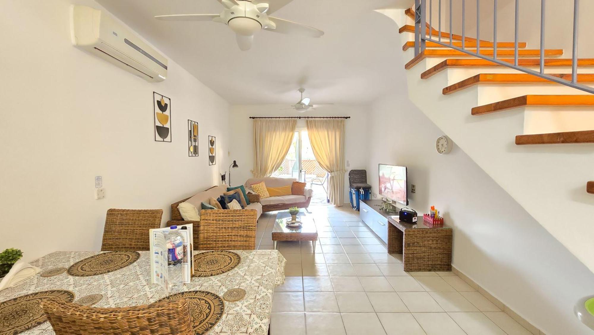 Css Cheerful Smart Superior 2bd Townhouse Limnaria Gardens Dom wakacyjny